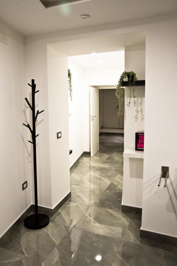 Suite Napoli Sotterranea Con Jacuzzi Eksteriør billede