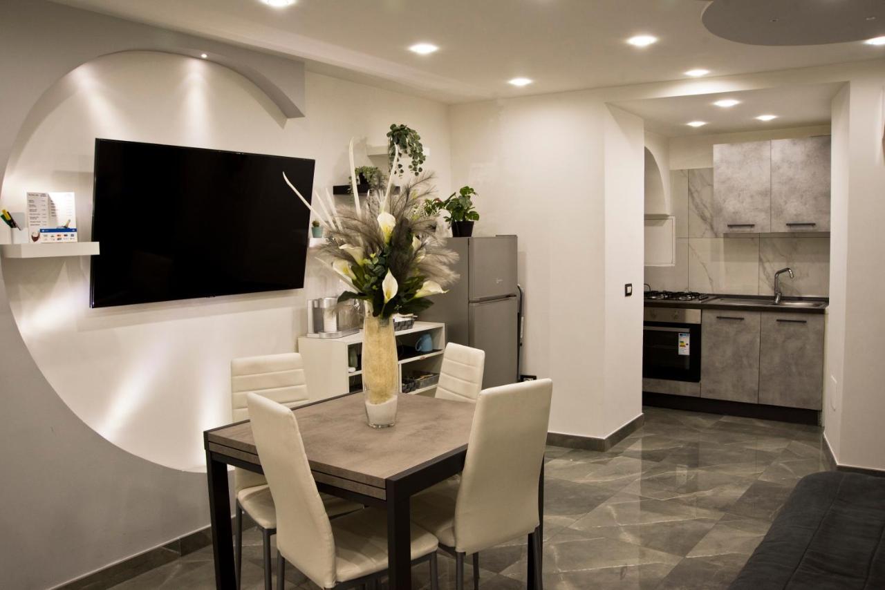 Suite Napoli Sotterranea Con Jacuzzi Eksteriør billede