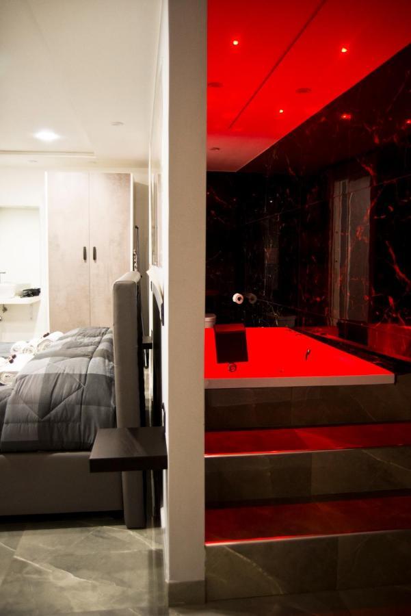 Suite Napoli Sotterranea Con Jacuzzi Eksteriør billede