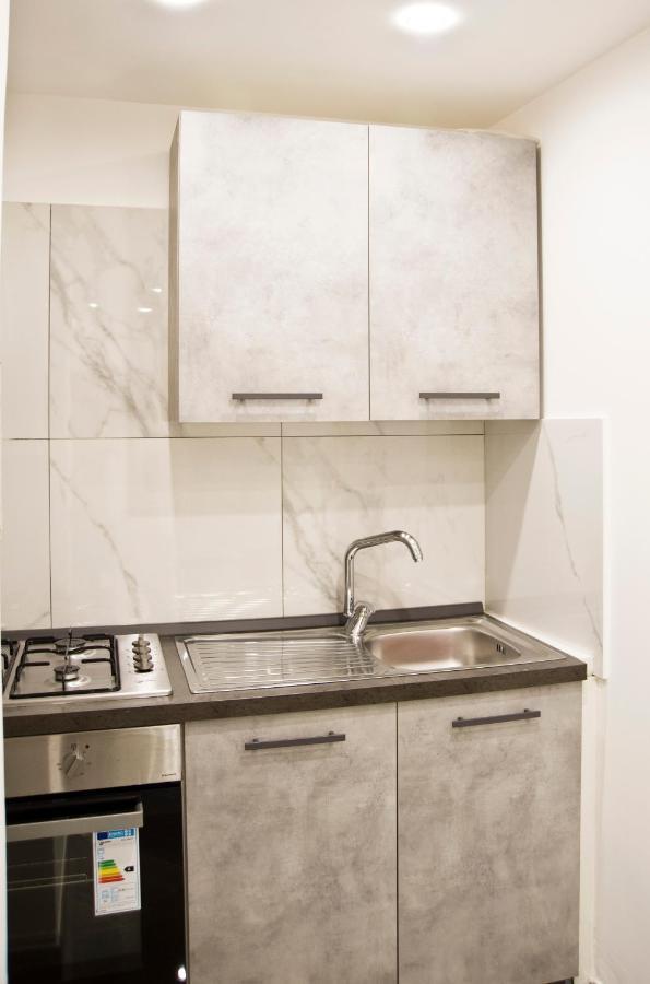 Suite Napoli Sotterranea Con Jacuzzi Eksteriør billede