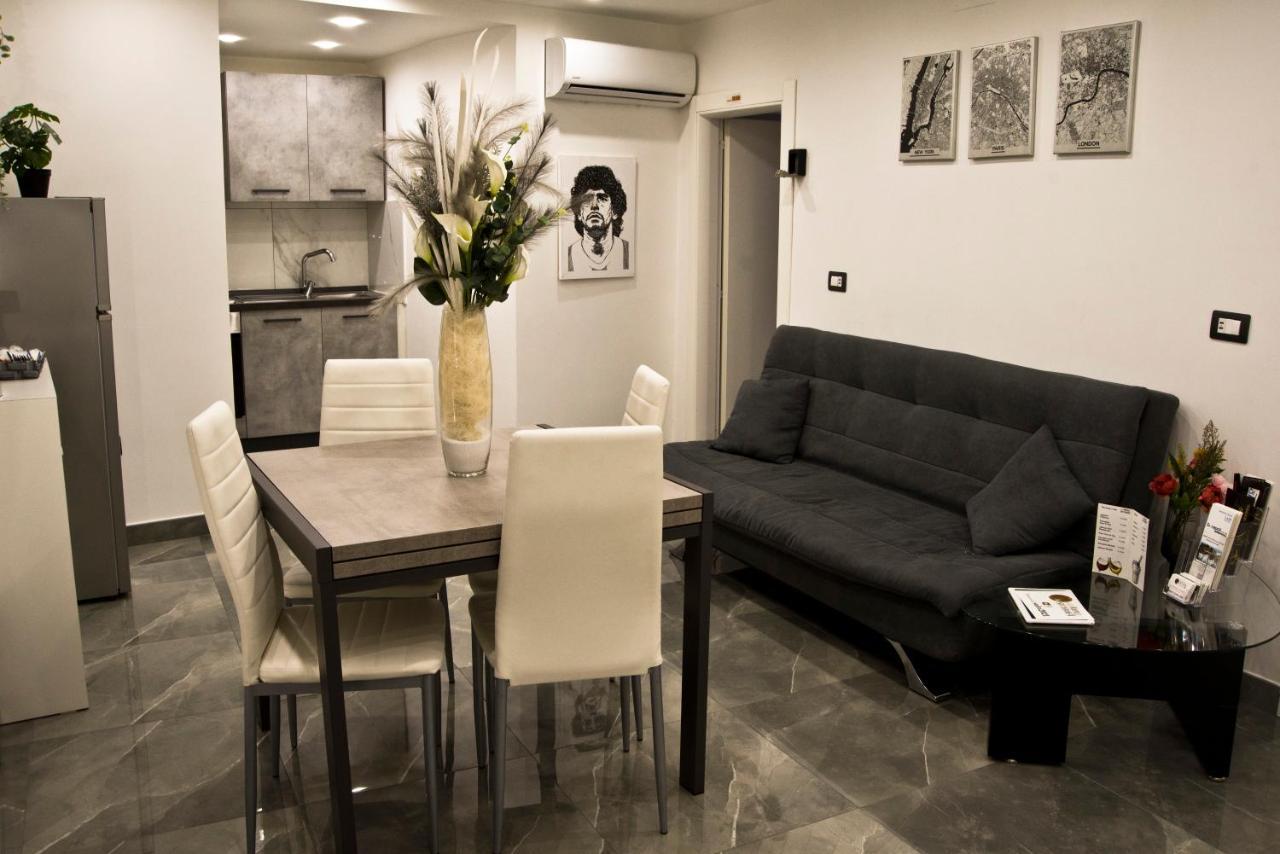 Suite Napoli Sotterranea Con Jacuzzi Eksteriør billede