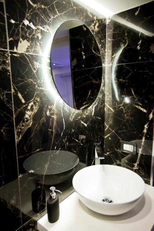 Suite Napoli Sotterranea Con Jacuzzi Eksteriør billede
