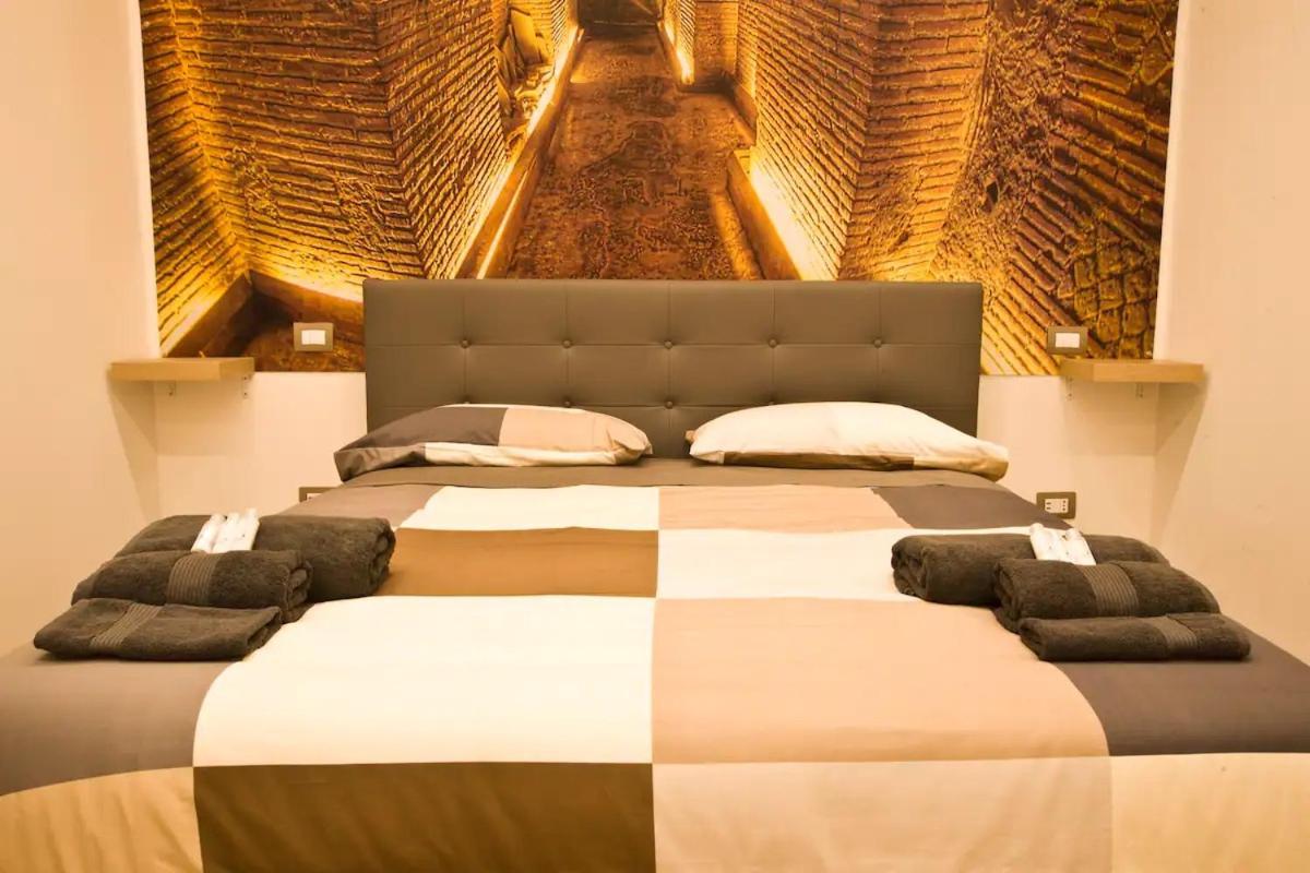 Suite Napoli Sotterranea Con Jacuzzi Eksteriør billede